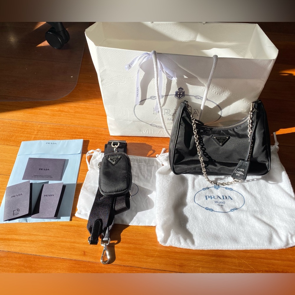 LIKE NEW Prada Re-Edition 2005 Re-Nylon bag - black/silver hardware
